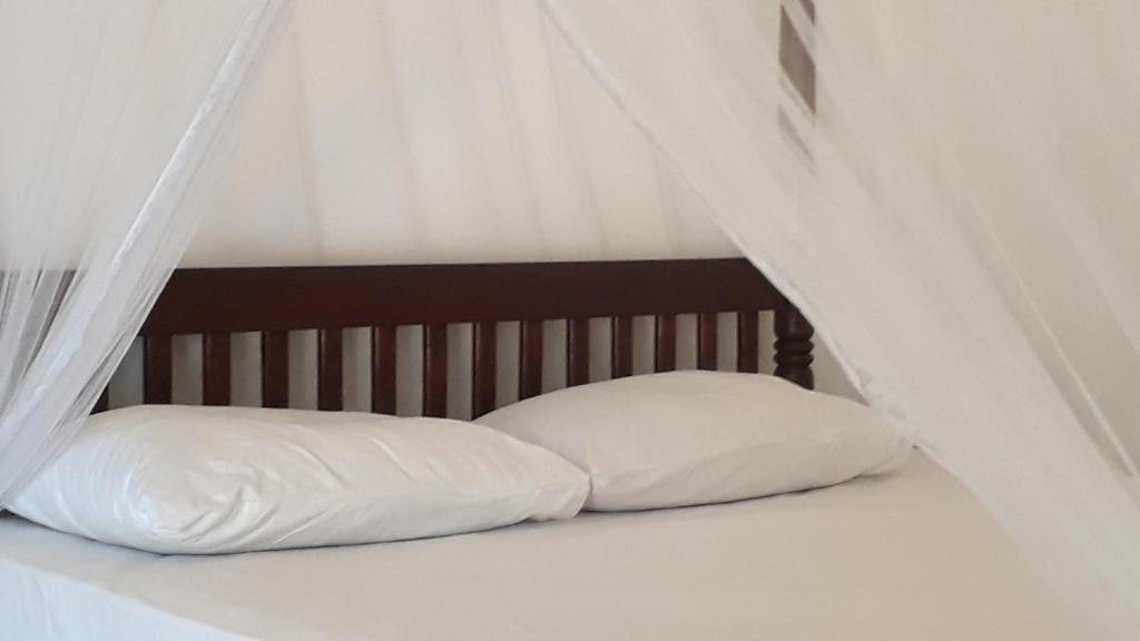 Sun And Surf Rest Hotel Ahangama Ngoại thất bức ảnh
